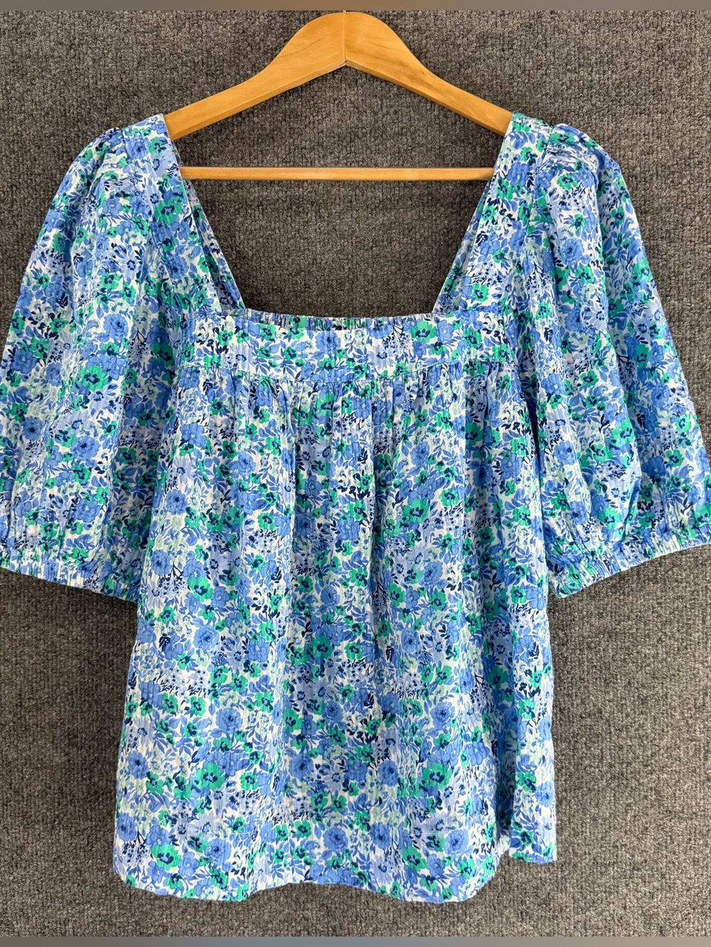 Vineyard Vines Womens Blue Floral Serena Top Size Small Vacation Summer Beach